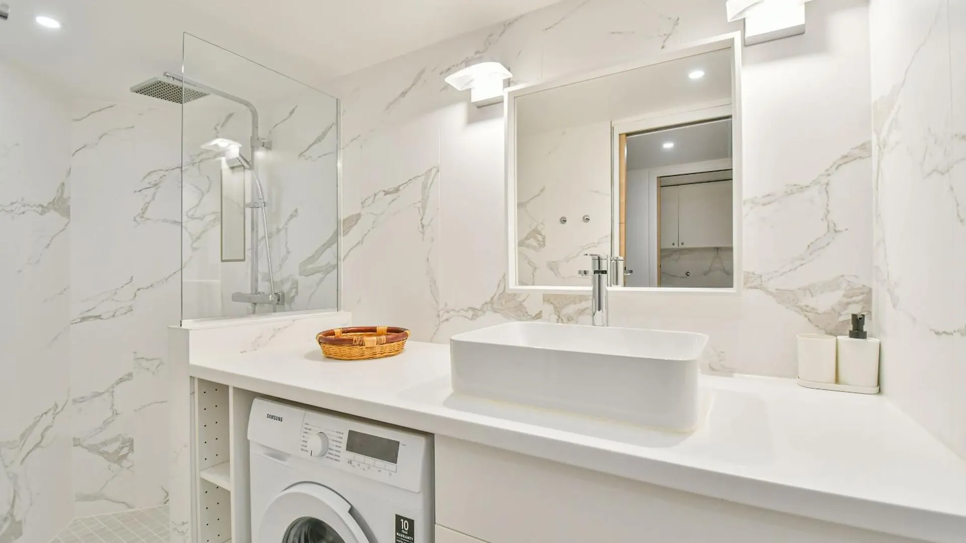 Duplex A Saint-ambroise Apartment *
